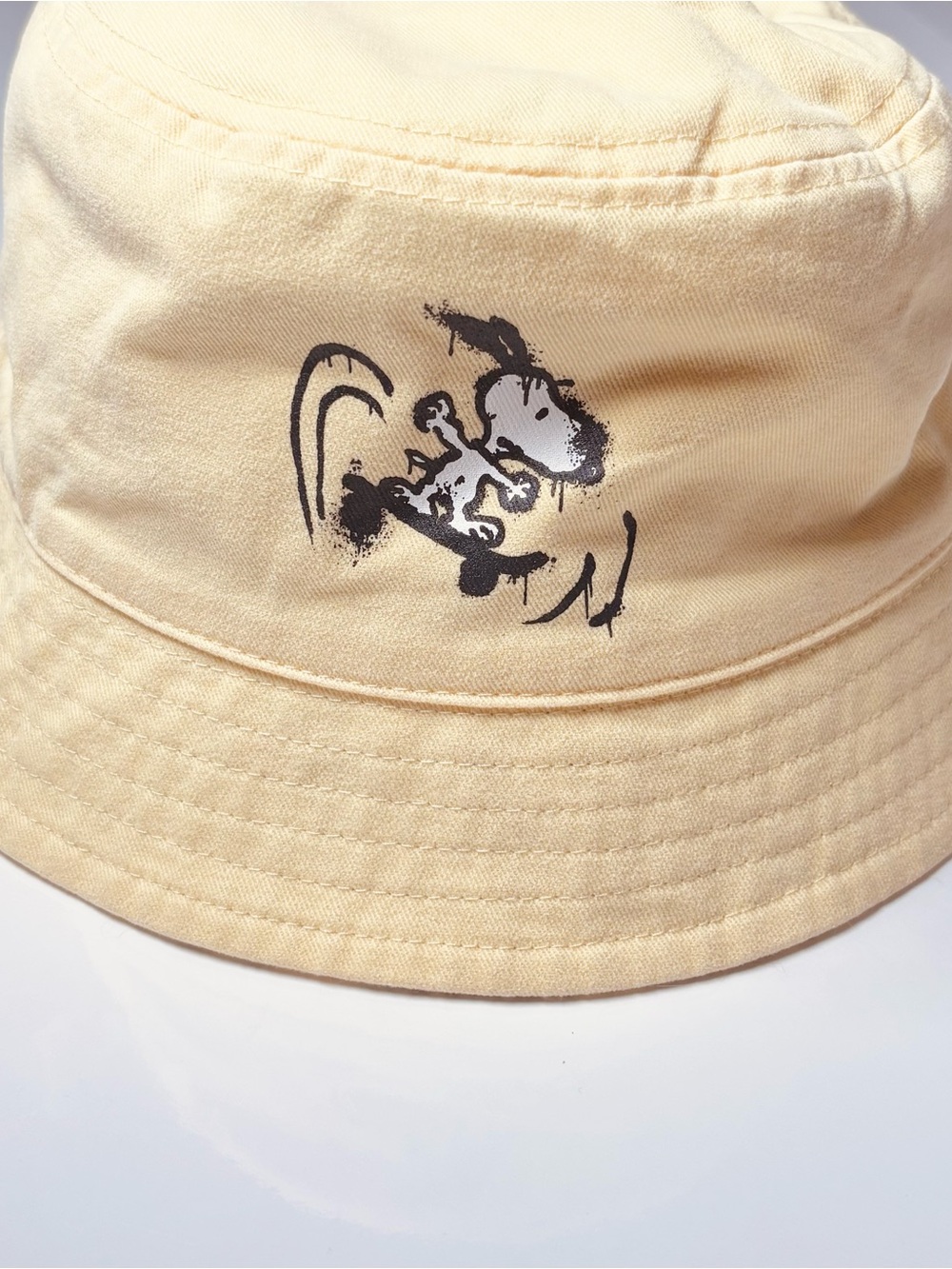H&M Peanuts Snoopy Bucket Hat Yellow Adult M/58 Reversible Thrill Seeker AOP